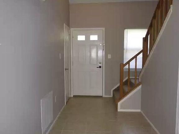5th image of 271 Abbey Dr