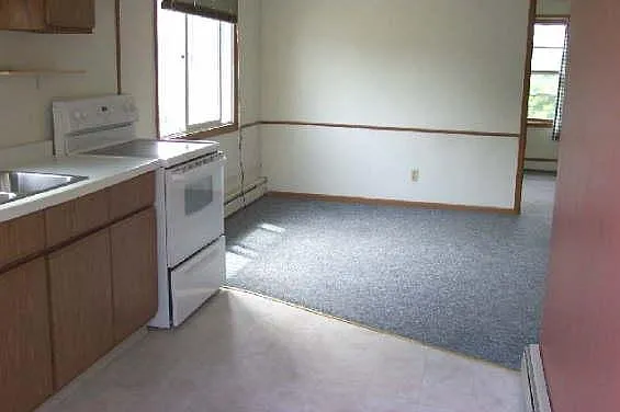 1 bed, 650 sqft, $700 — Photo 2
