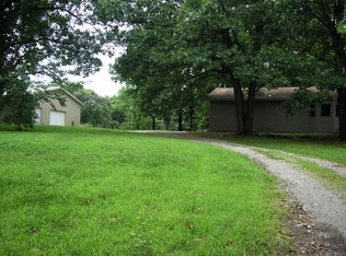 5661 S 172nd Rd, Brighton, MO 65617