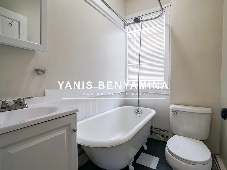 503 Franklin St #2 — Photo 4