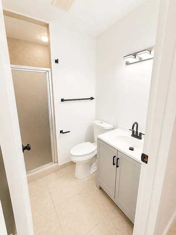 3 bed, 2.0 bath, 1289 sqft, $1,800 — Photo 2