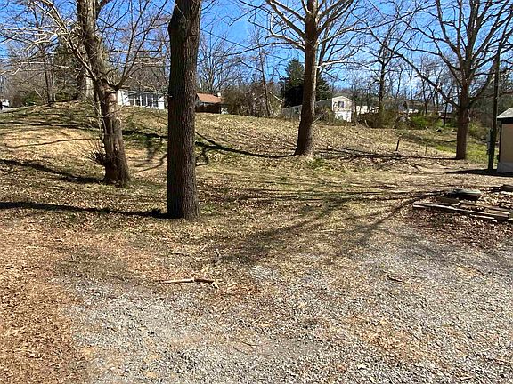 5th image of 1801 Wine Ave