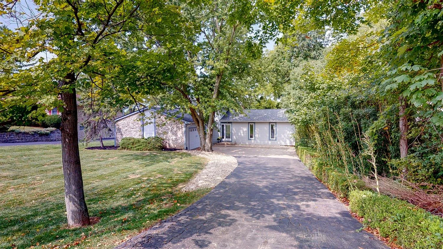 4064 E Kemper Rd photo 1