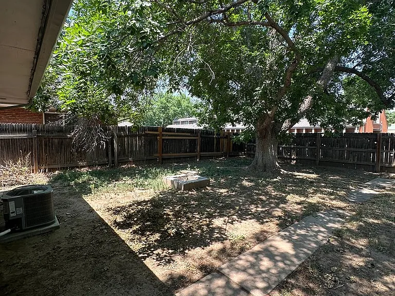 1108 McHugh St — Photo 12