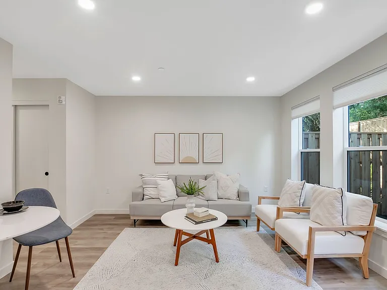 Greeley Court — Photo 36