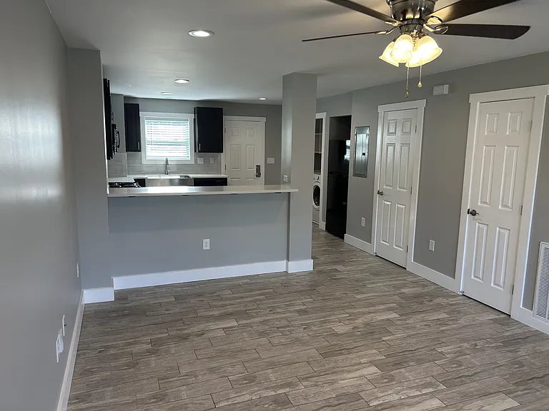 2609 Lakevilla Dr #2611 — Photo 2