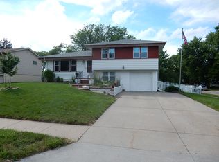 8702 Wilbur St, La Vista, NE 68128