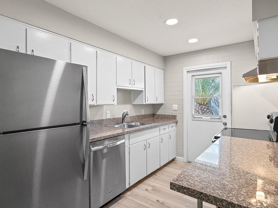 1st image of 903 S Farmer Ave #1