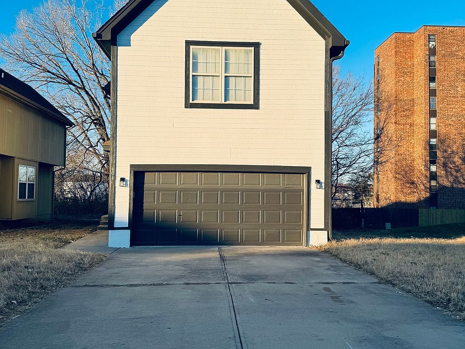 1st image of 4016 E 16th Ter