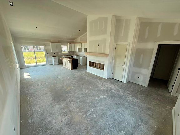 3rd image of 1621 Midway Ct