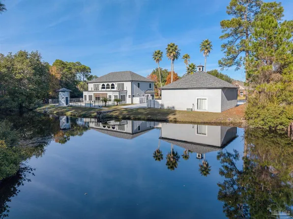 7131 Knollwood Dr, Navarre, FL 32566