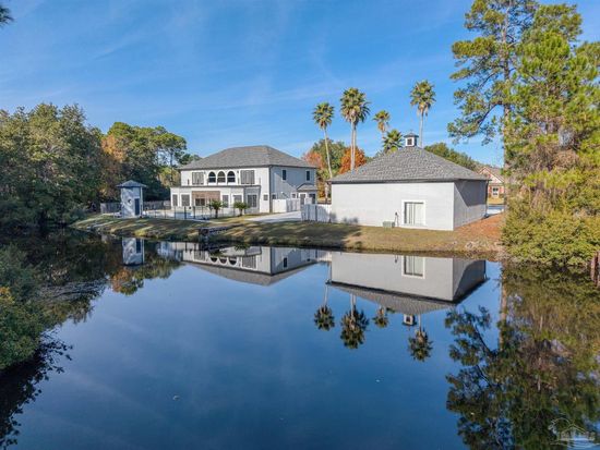 7131 Knollwood Dr, Navarre, FL 32566