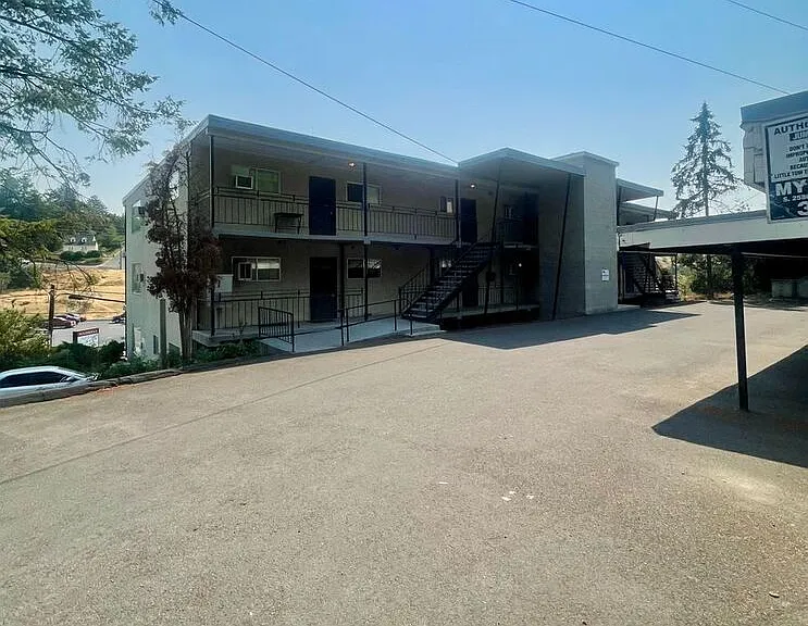 605 S Grand Ave #F — Photo 1