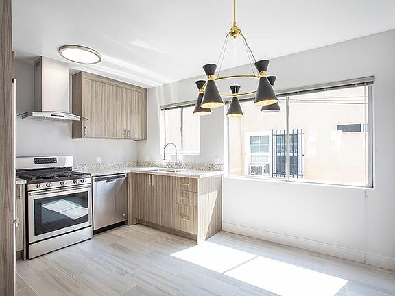 5th image of 3518 Bellevue Ave