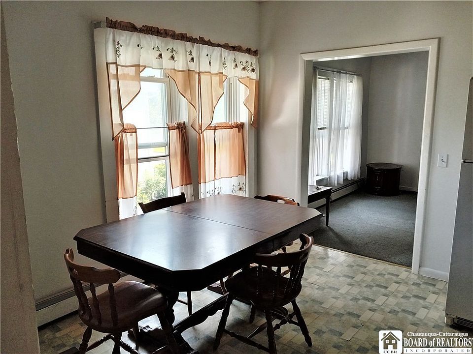 185 Temple St, Fredonia, NY 14063 Zillow