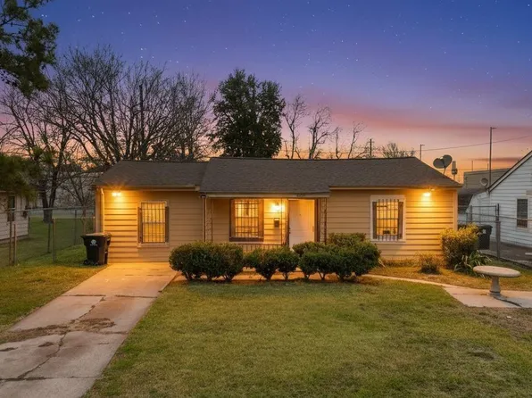 4637 Carmen St, Houston, TX 77051