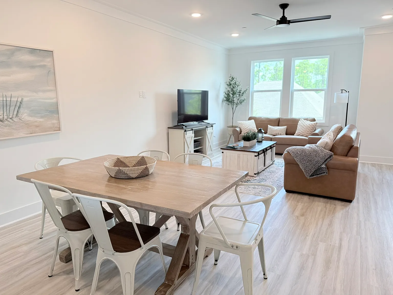 4 bed, 3.5 bath, 1979 sqft, $3,575 — Photo 2