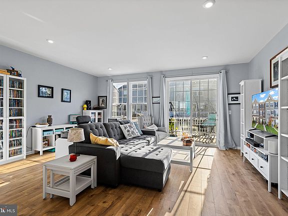 4th image of 1845 Sag Harbor Ln