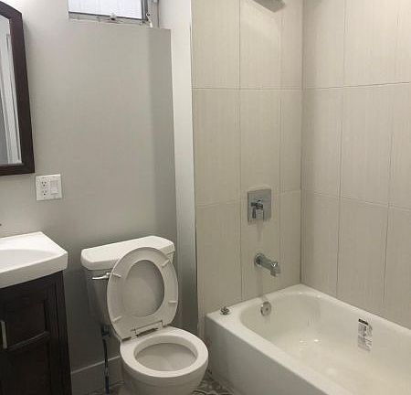 5th image of 27 Lindsley Pl #1