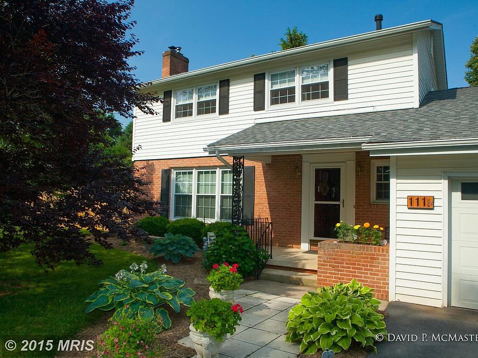 Welcome to a pretty home near Shepherdstown