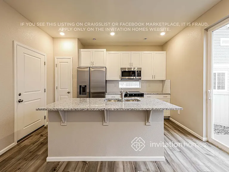 3377 Streamwood Dr — Photo 7