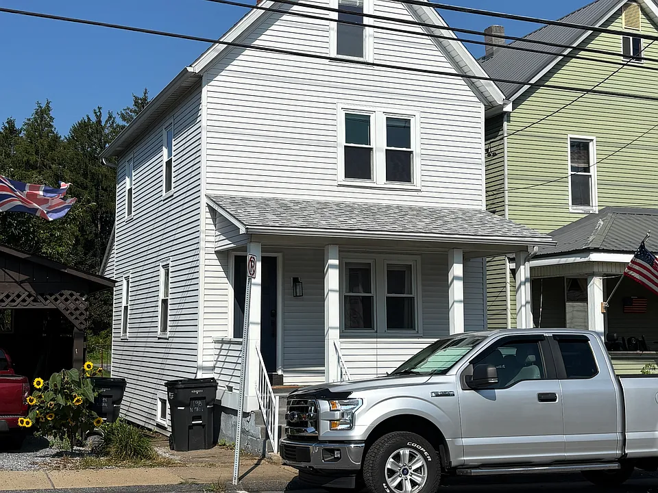 198 N Main St