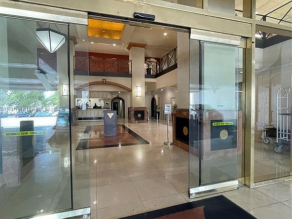 3rd image of 555 NE 15th St APT 12E