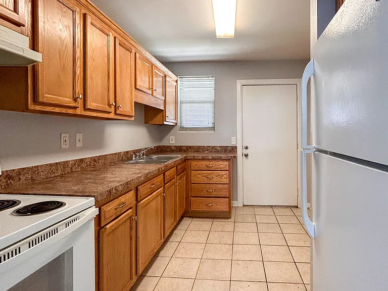 1130 Woodruff Ave #2 — Photo 6