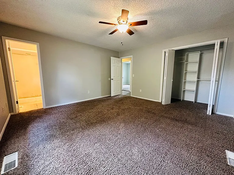11701 N Lee Ave — Photo 21