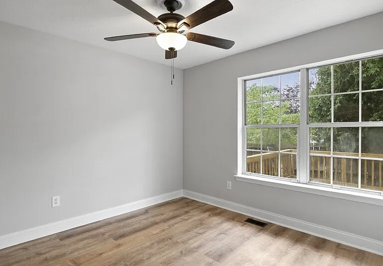 2258 N Tollgate Cir — Photo 6