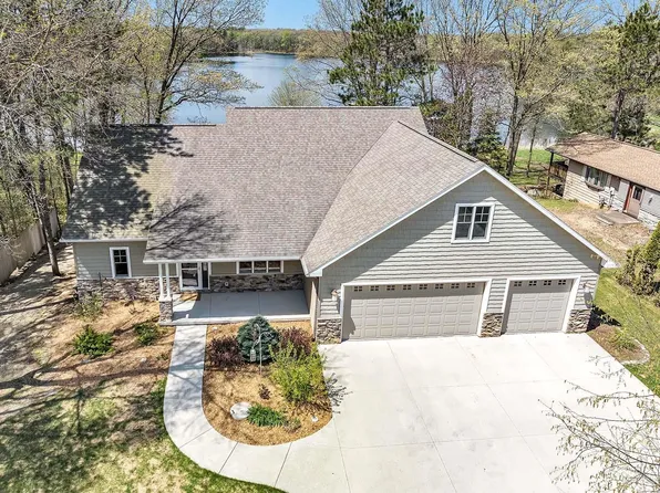 N3247 Silver Lake Dr, Waupaca, WI 54981