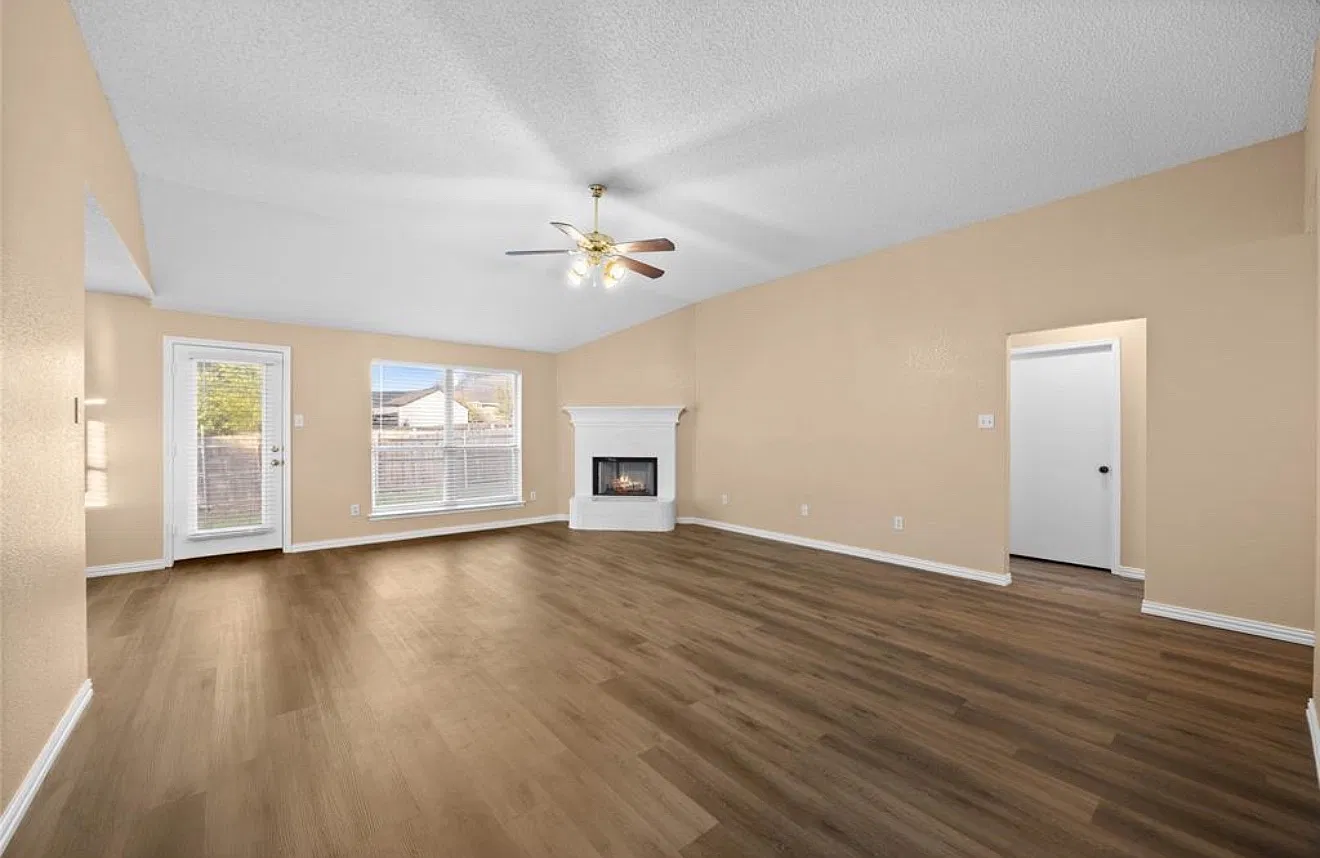 1814 Cancun Dr — Photo 2