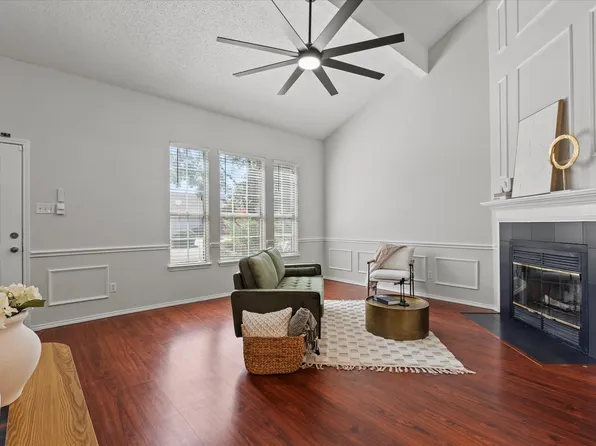 6706 Copperwood Ct, Arlington, TX 76001