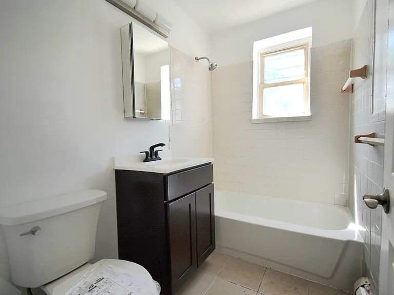 58 Underwood St #B7 — Photo 4