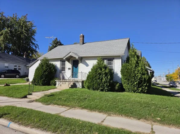 1704 Marshall St, Manitowoc, WI 54220
