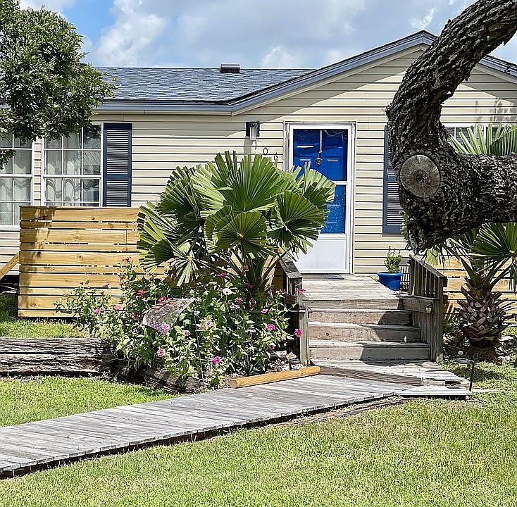 1st image of 106 Lago Vista Dr