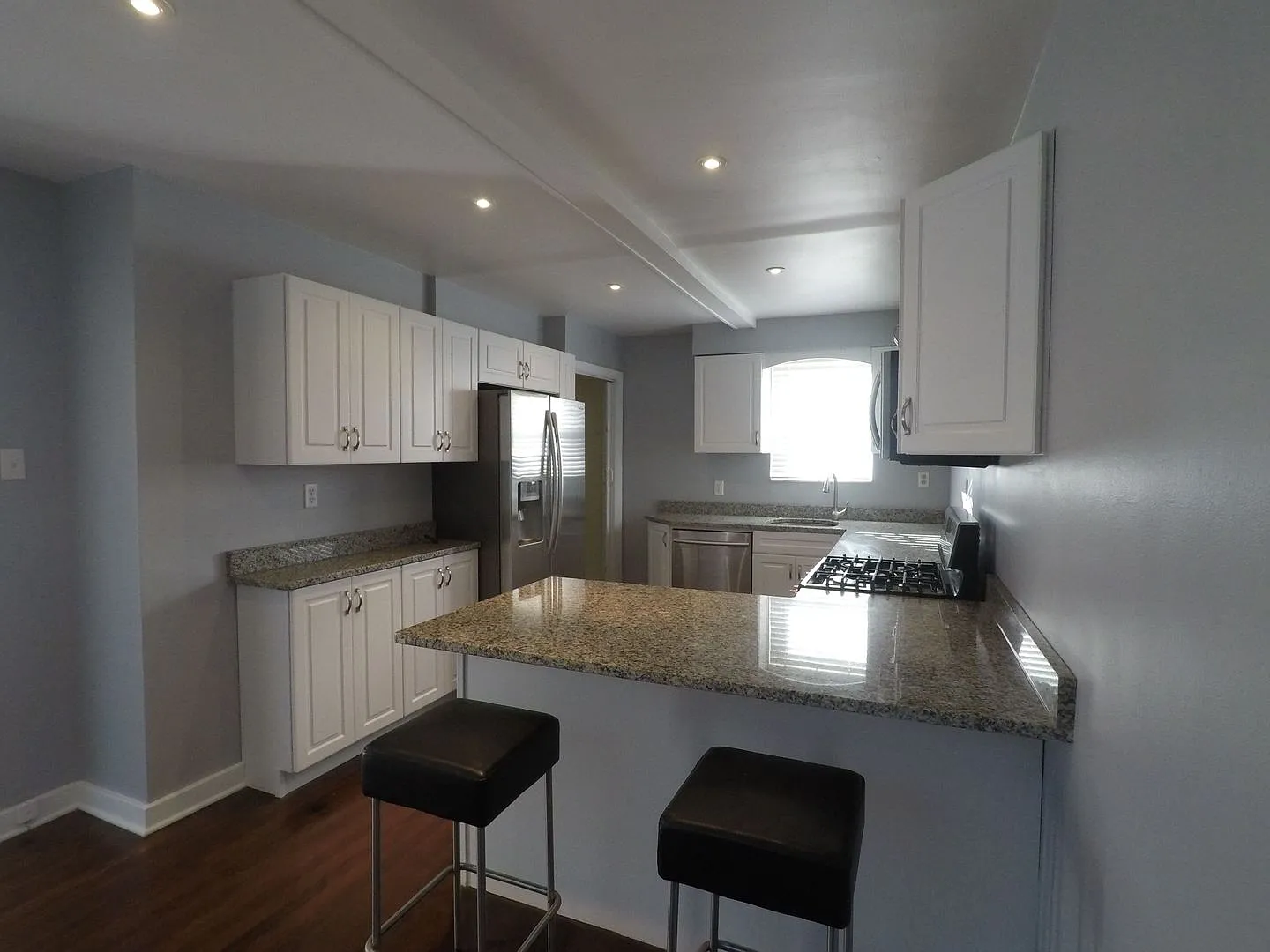 3 Bedroom/ 1 Bathroom House for Rent in Brookline! — Photo 2