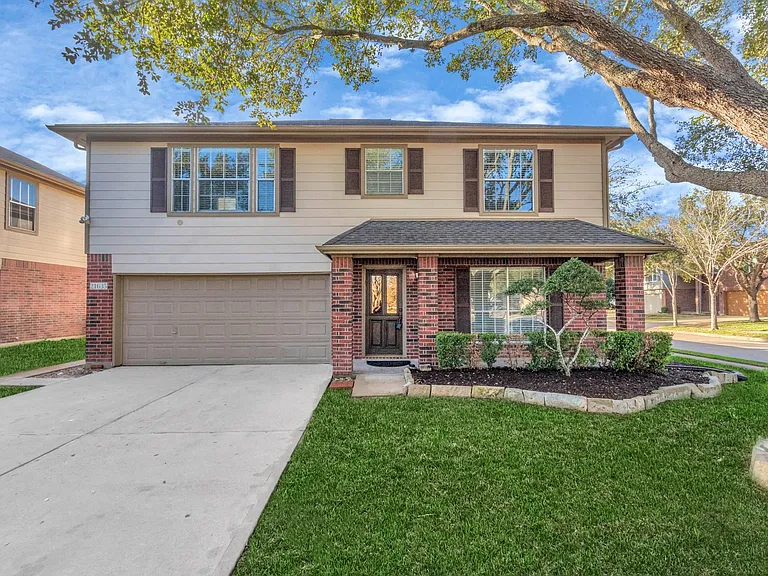 21635 Sandystone Ln — Photo 2