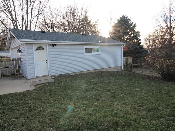 5th image of 3427 Jamestown Dr