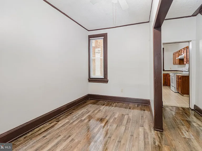 1353 Howard St — Photo 12