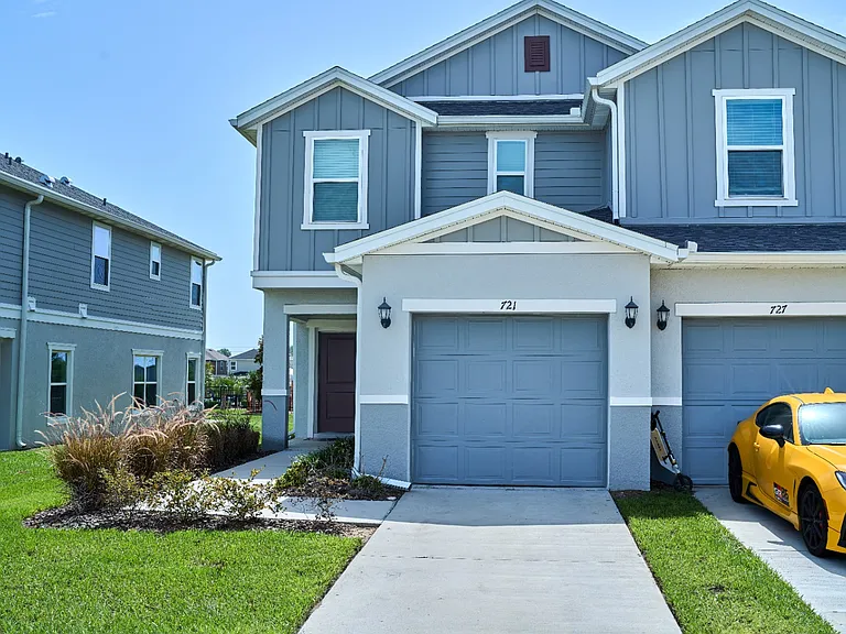 721 Stoney Point Cir — Photo 1