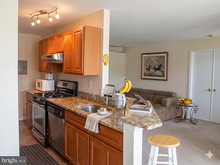 4332 Bayberry Ct — Photo 8