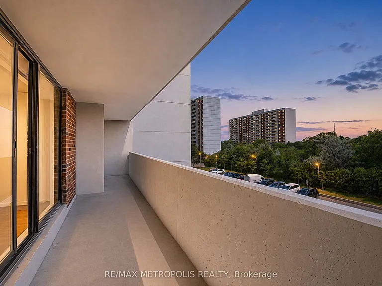 301 Prudential Dr #407 — Photo 3