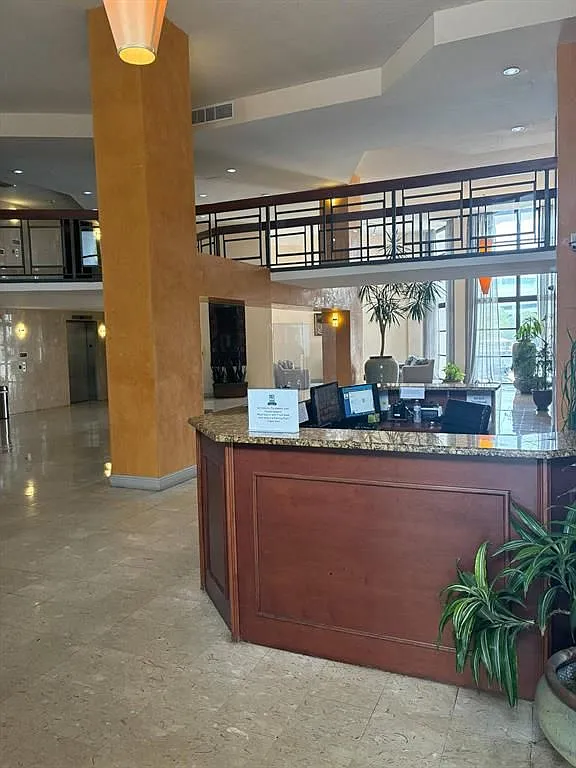 2 bed, 2.0 bath, 1075 sqft, $2,200 — Photo 3