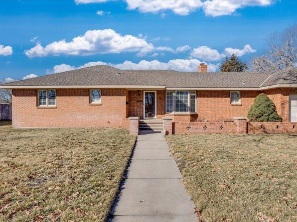 2609 Westminster Dr, Hutchinson, KS 67502