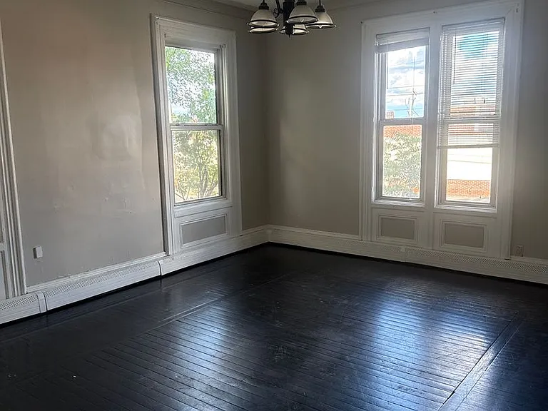 865 Eddy St — Photo 5