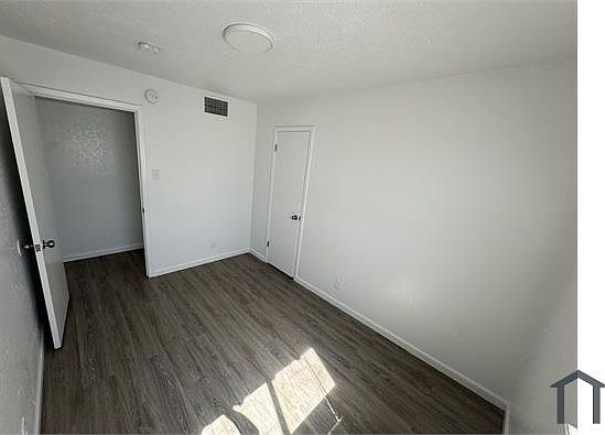 3rd image of 1101 W Sherer St #62