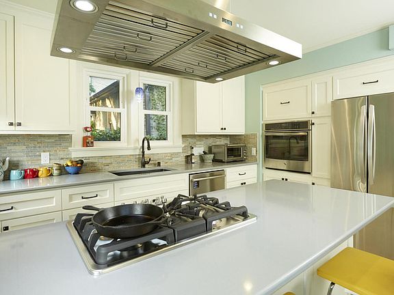 4th image of 4633 N Bartlett Ave