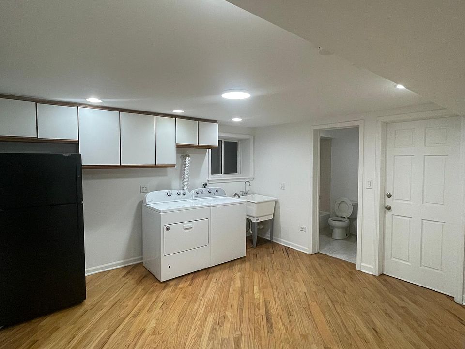 spacious laundry room, bathroom 2 next to back entrance