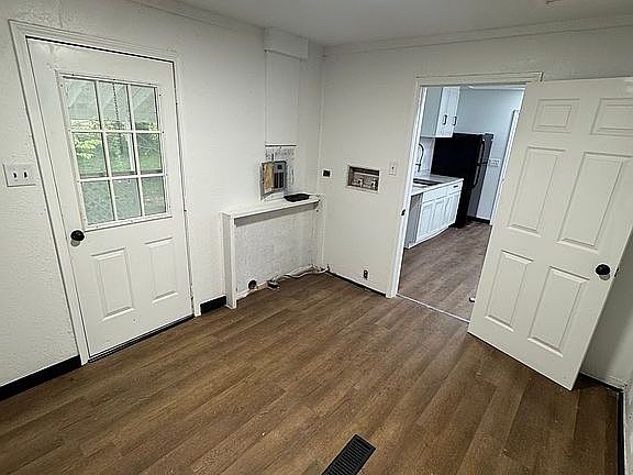 laundry room / mud room 